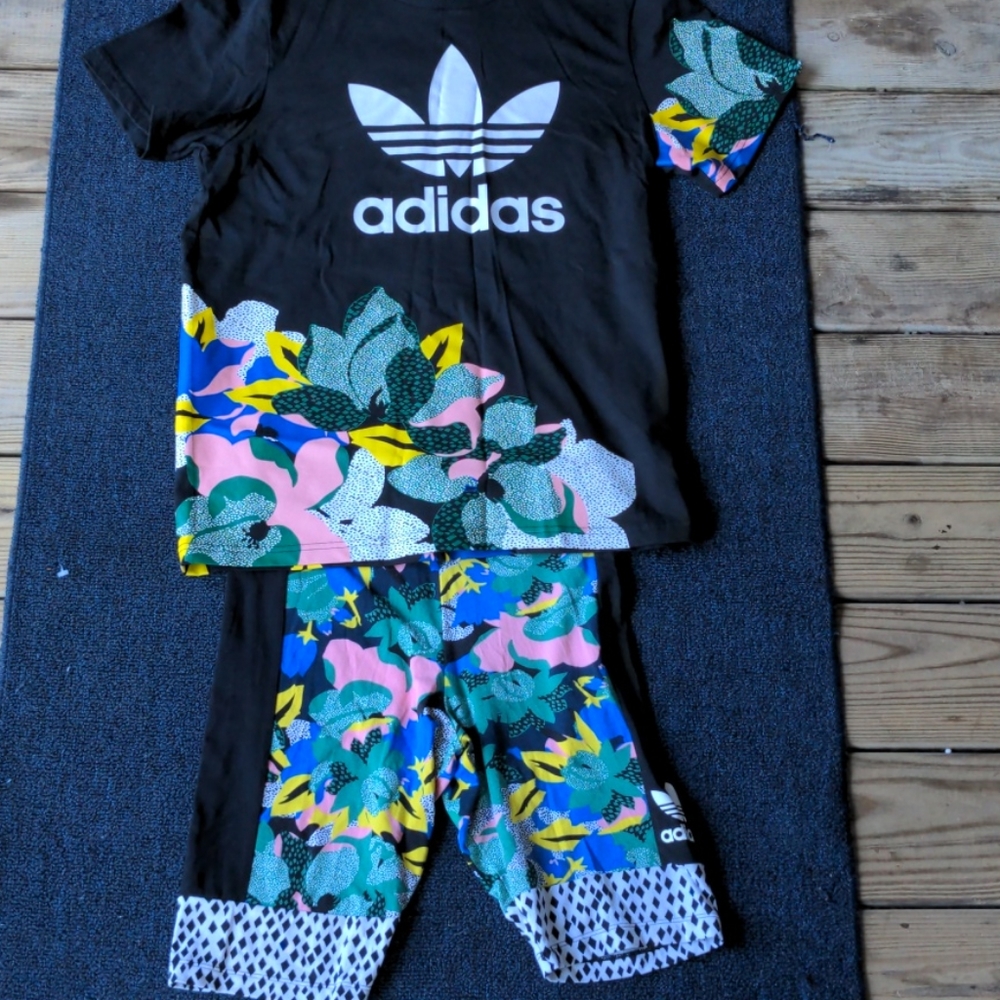 Adidas her studio London size medium top